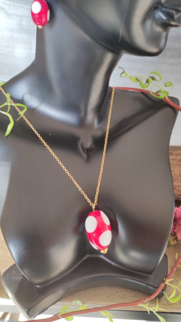 Collier rouge pois blancs d'inspiration Kusama